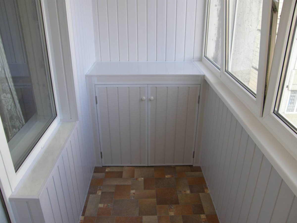 Отделка балкона пластиком