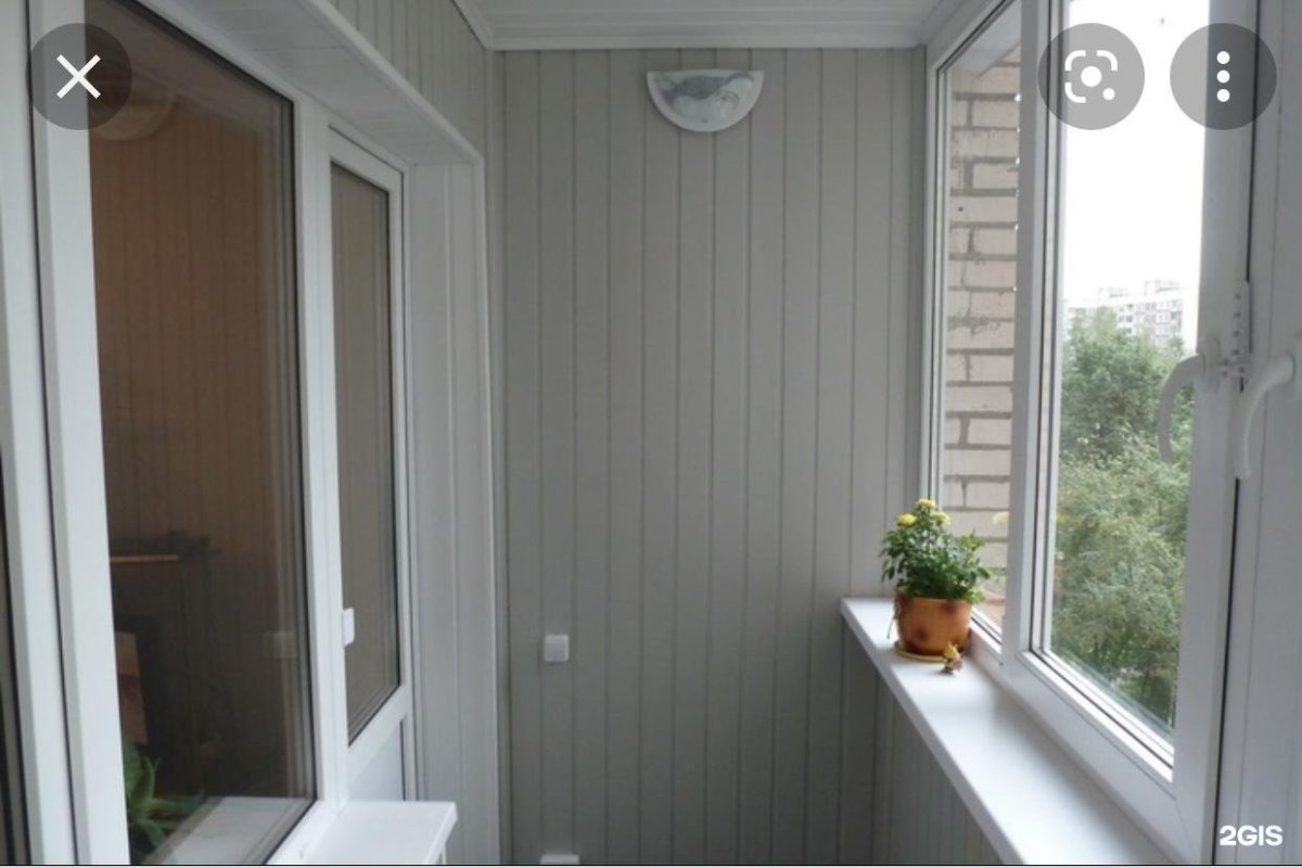 Крашеная вагонка на балконе