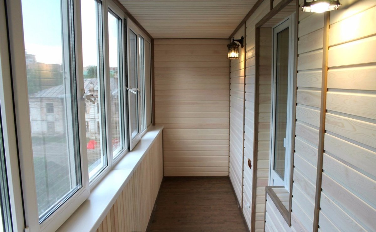 Отделка балкона изнутри