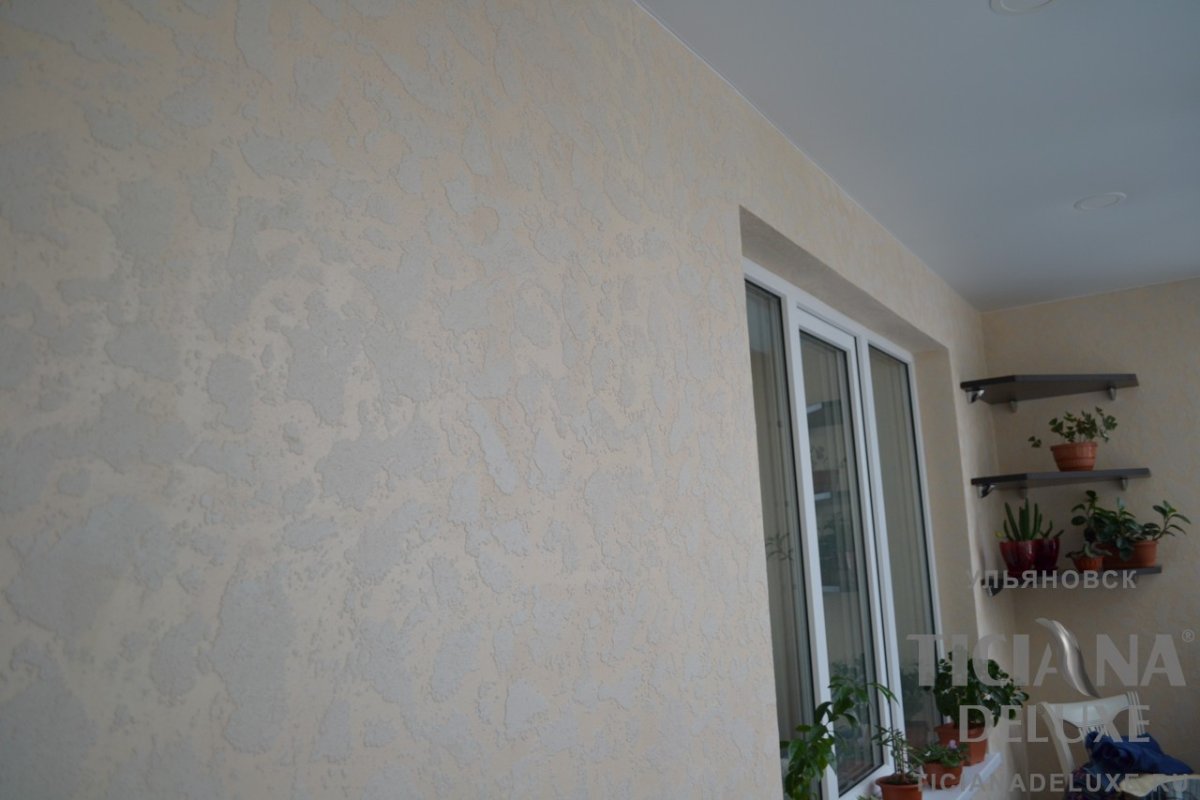 Отделка балкона короедом