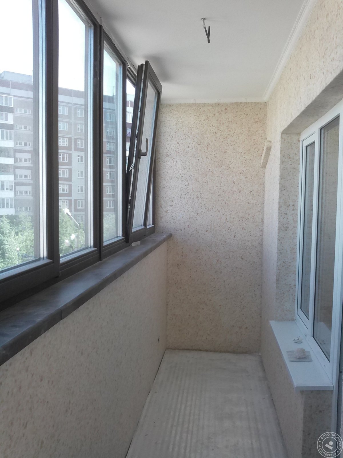 Отделка балкона штукатуркой