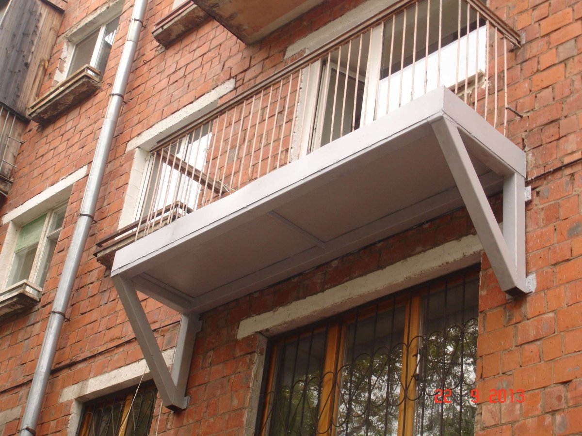 Навесной балкон