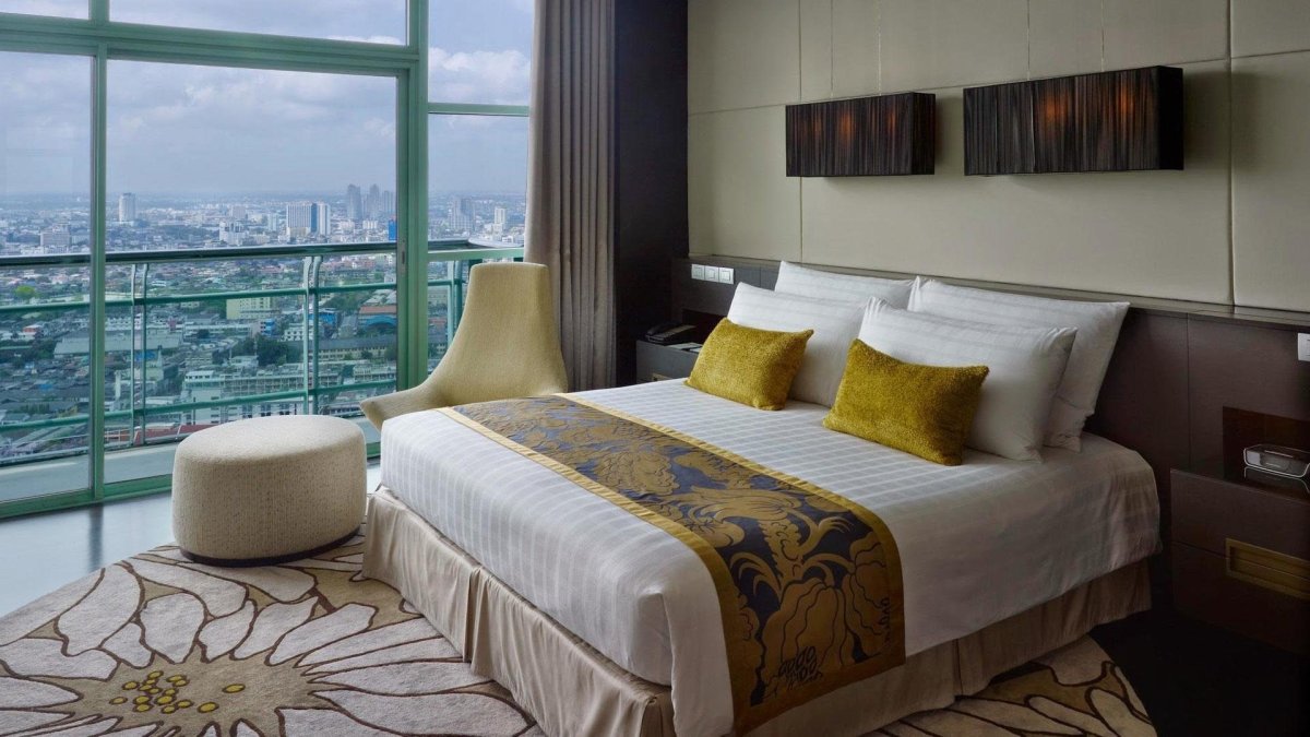 Спальня с панорамным балконом