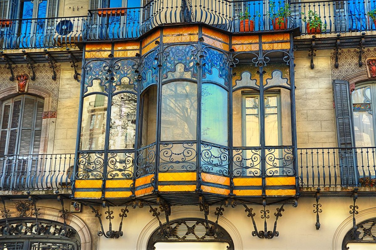 Балкон в стиле Гауди