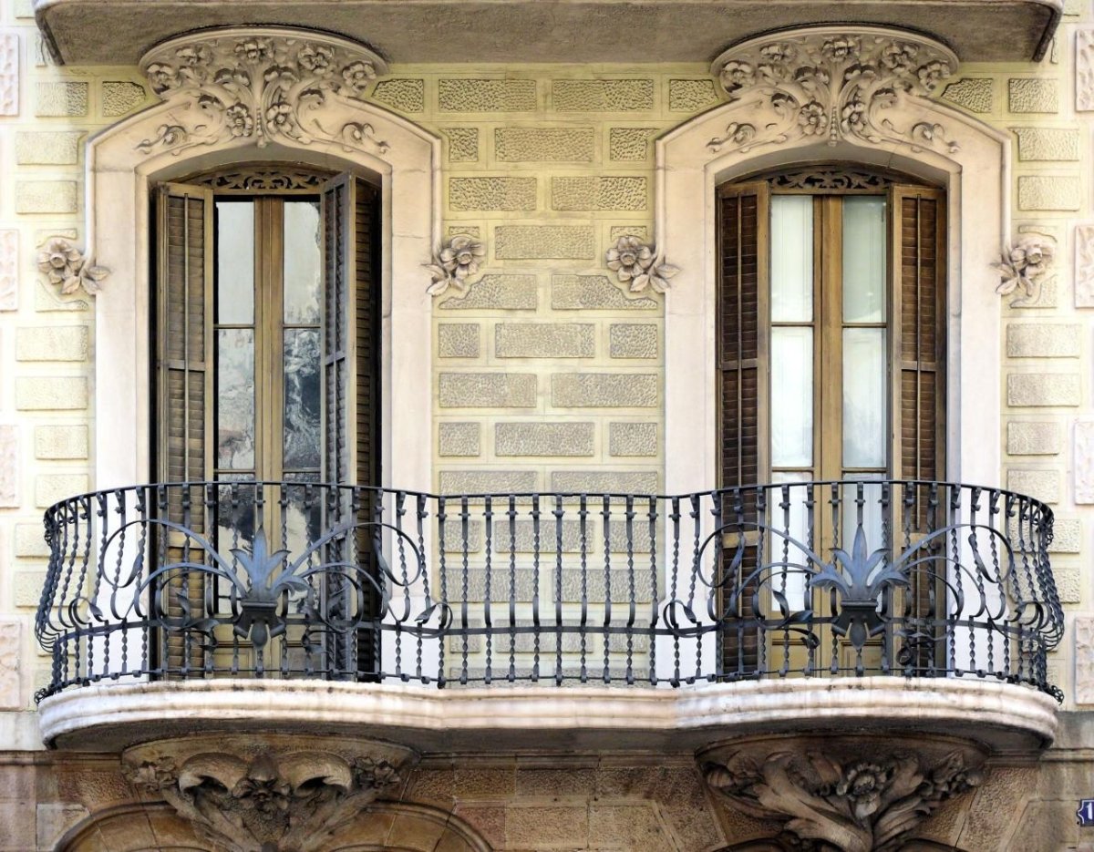 Балкон в классическом стиле