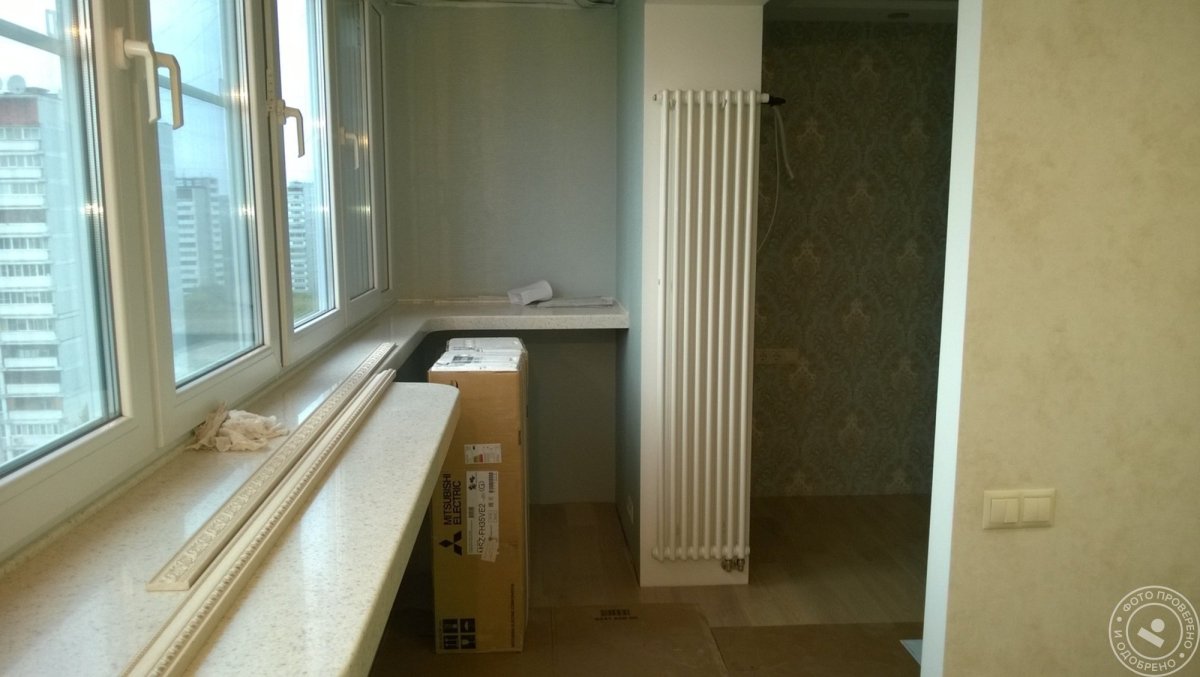 Радиатор отопления на балконе