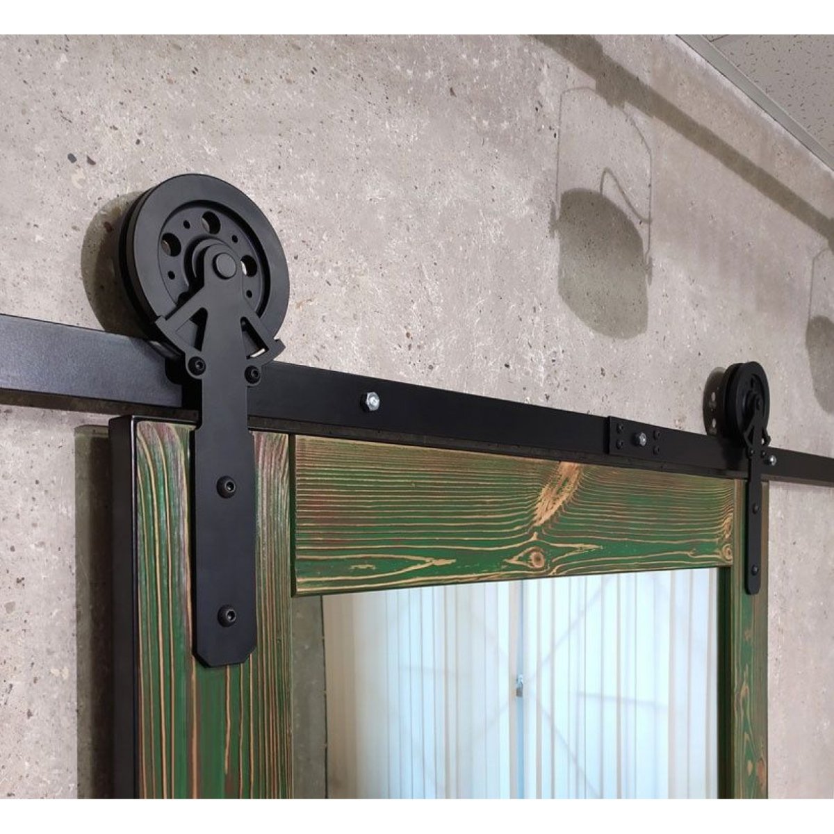 Амбарная откатная дверь лофт