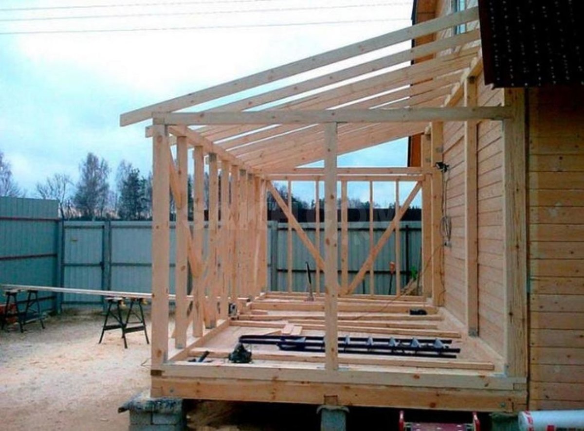 Односкатная каркасная веранда