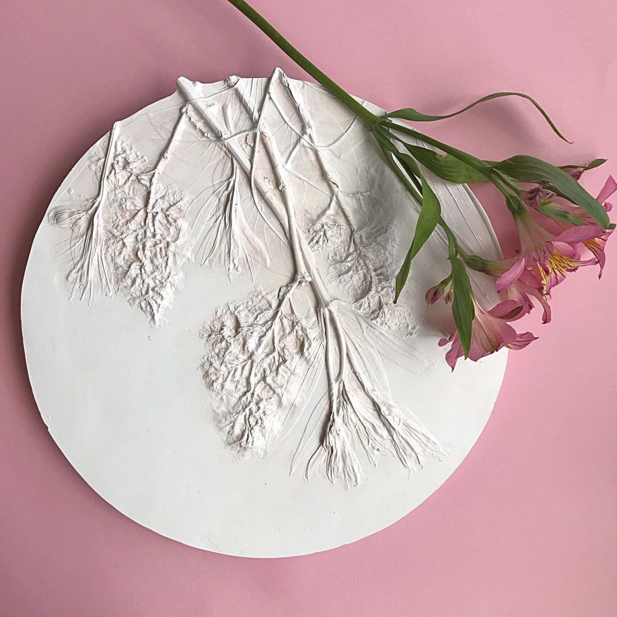 Панно из гипса