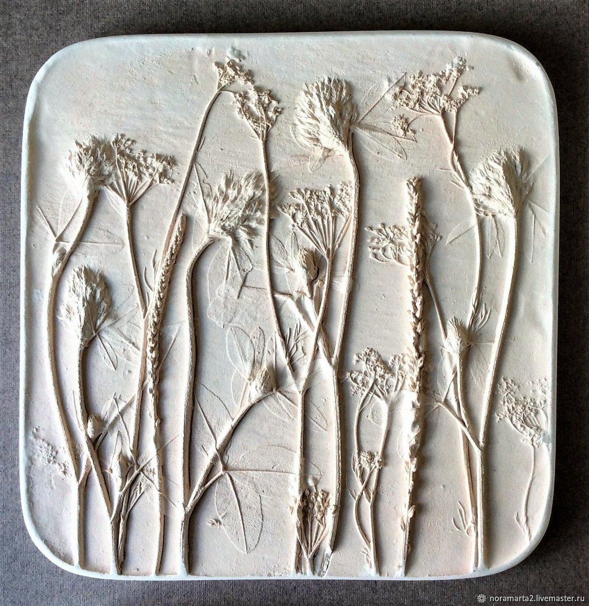 Ботанический барельеф панно