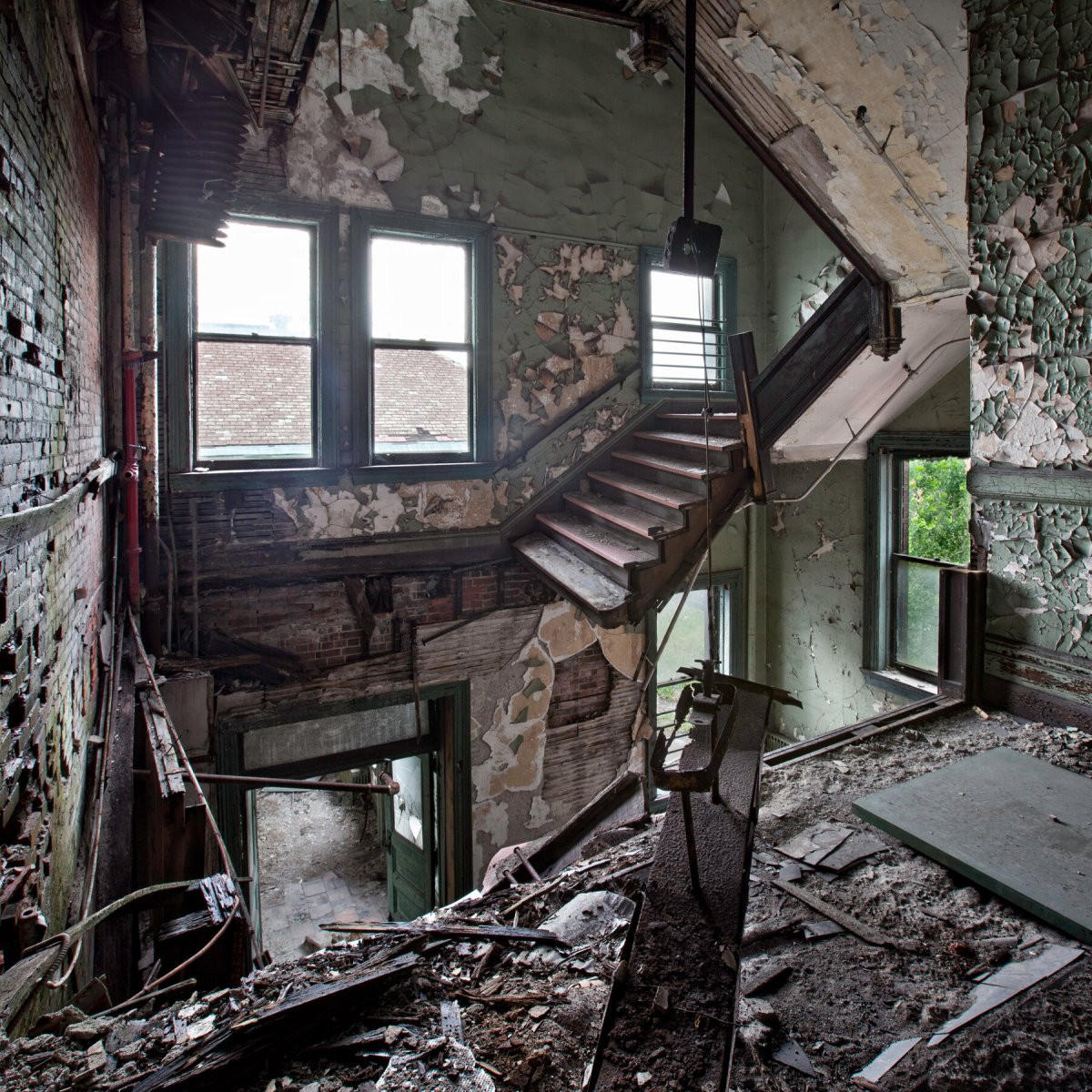Заброшенный дом изнутри