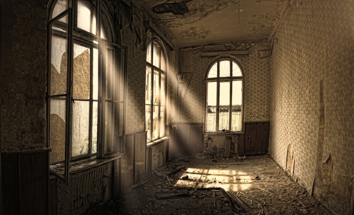 Пустая заброшенная комната