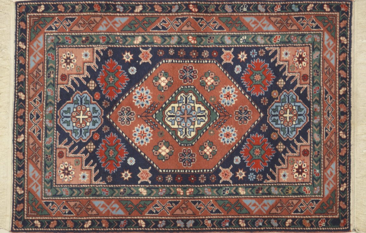 Старинный ковер