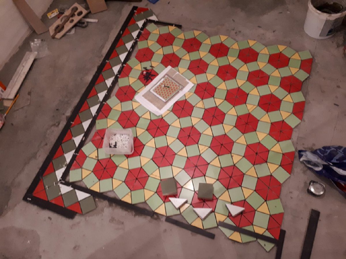 Ковер из метлахской плитки