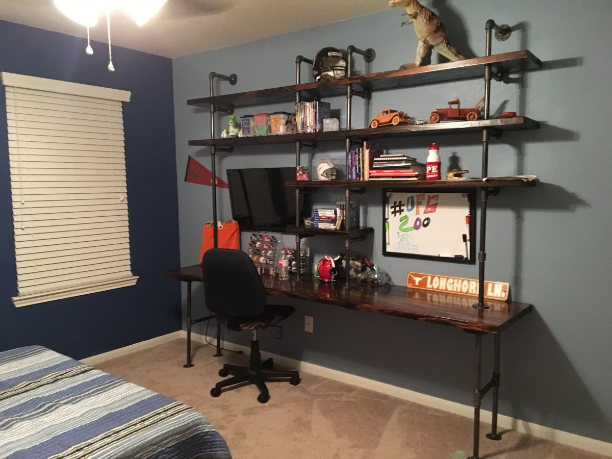 Полки в комнату подростка