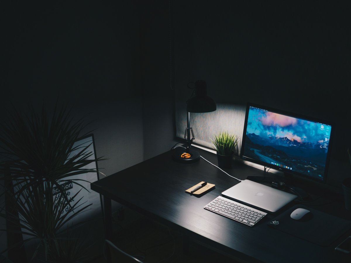 Комната с компьютером