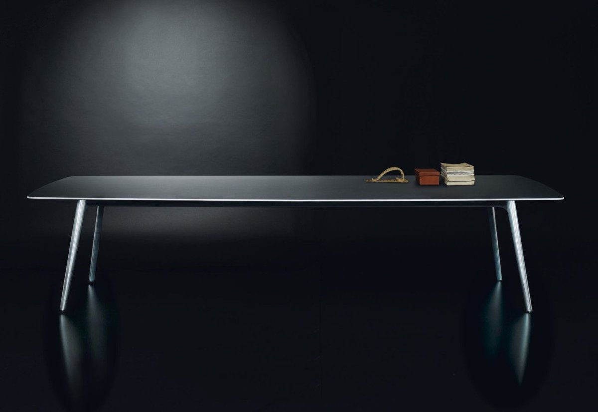 Поверхность стола