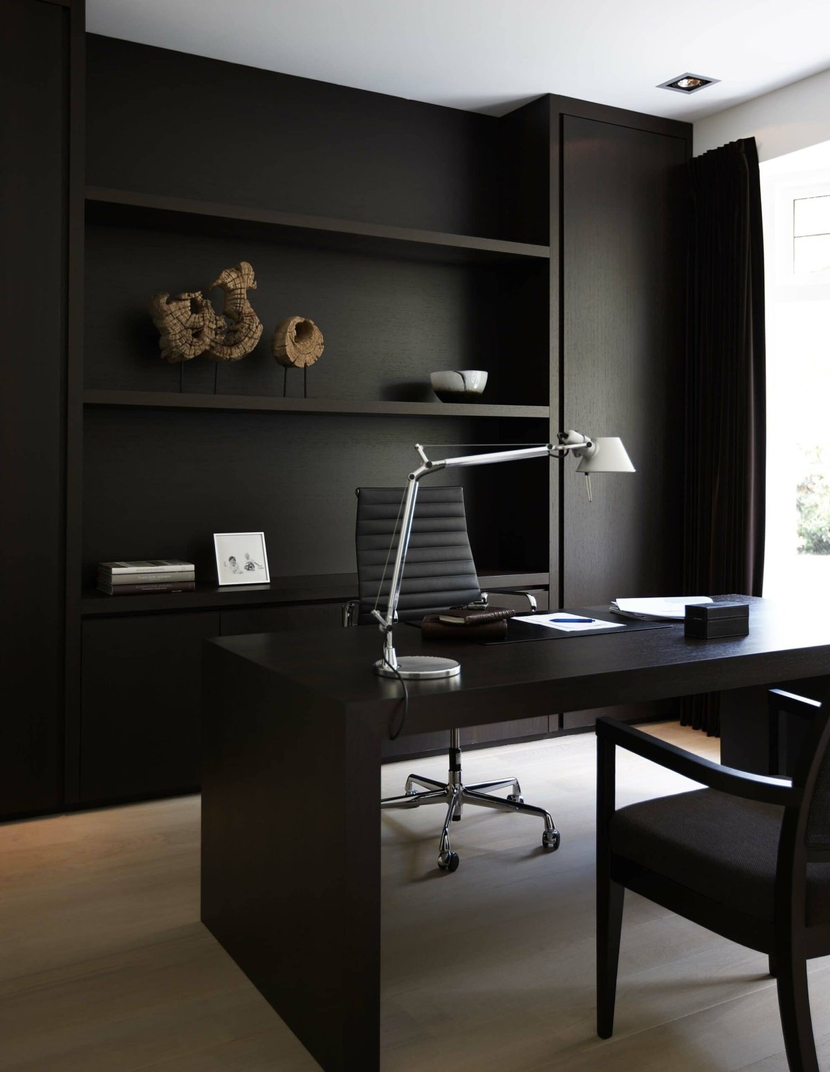 Стильный домашний кабинет