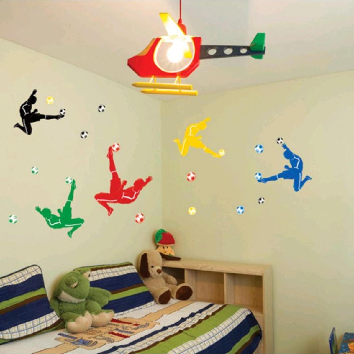 Декор стен в детской комнате