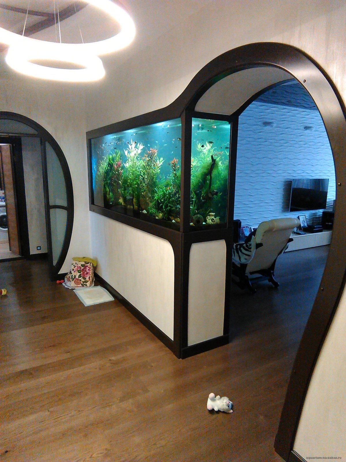 Встроенные аквариумы в интерьере