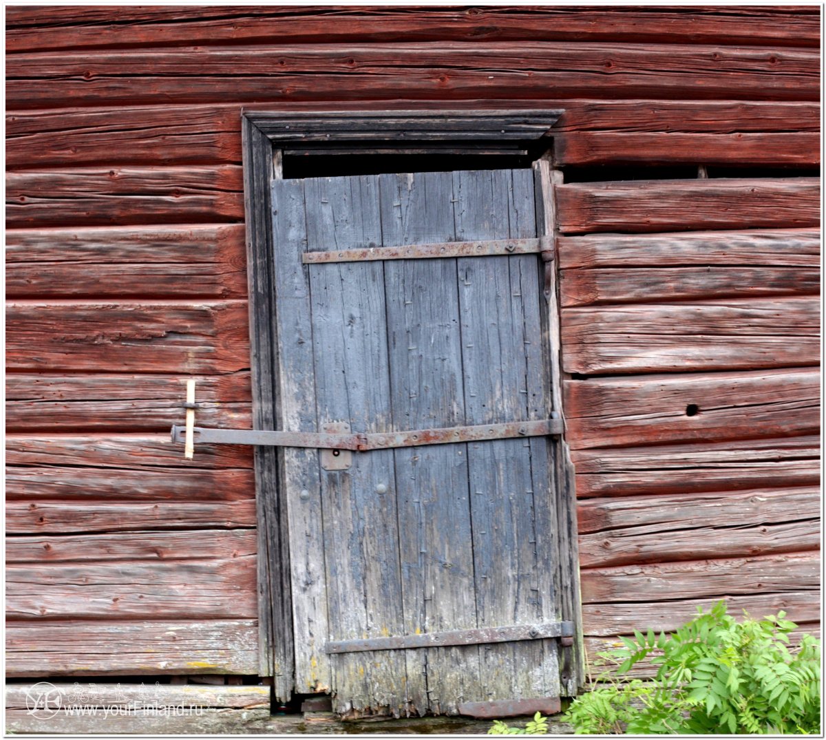 Дверь в сарай