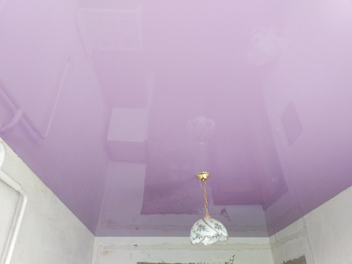 Фиолетовый потолок