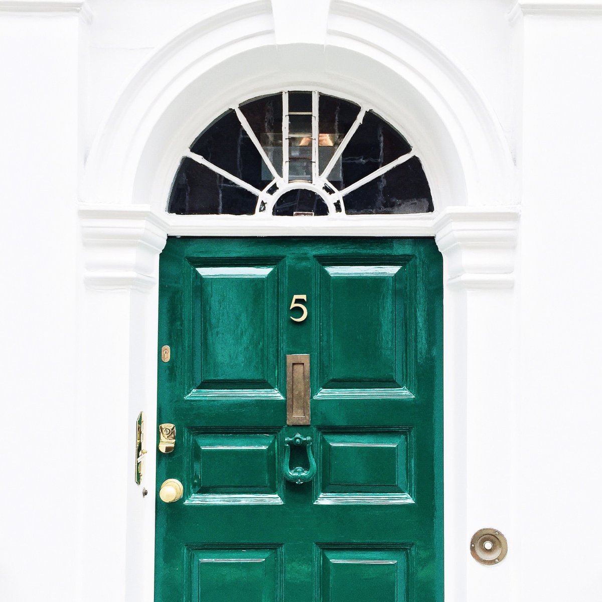 Зеленая дверь