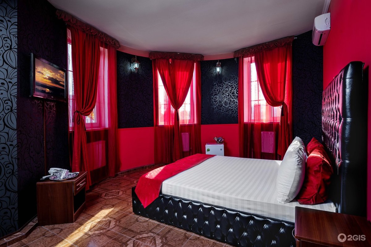 Красная спальня