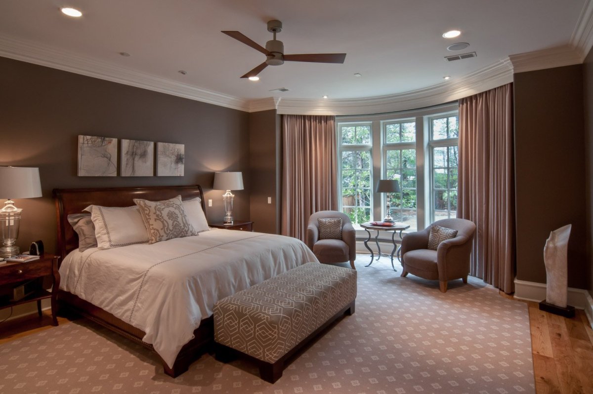 Спальня с эркерным окном