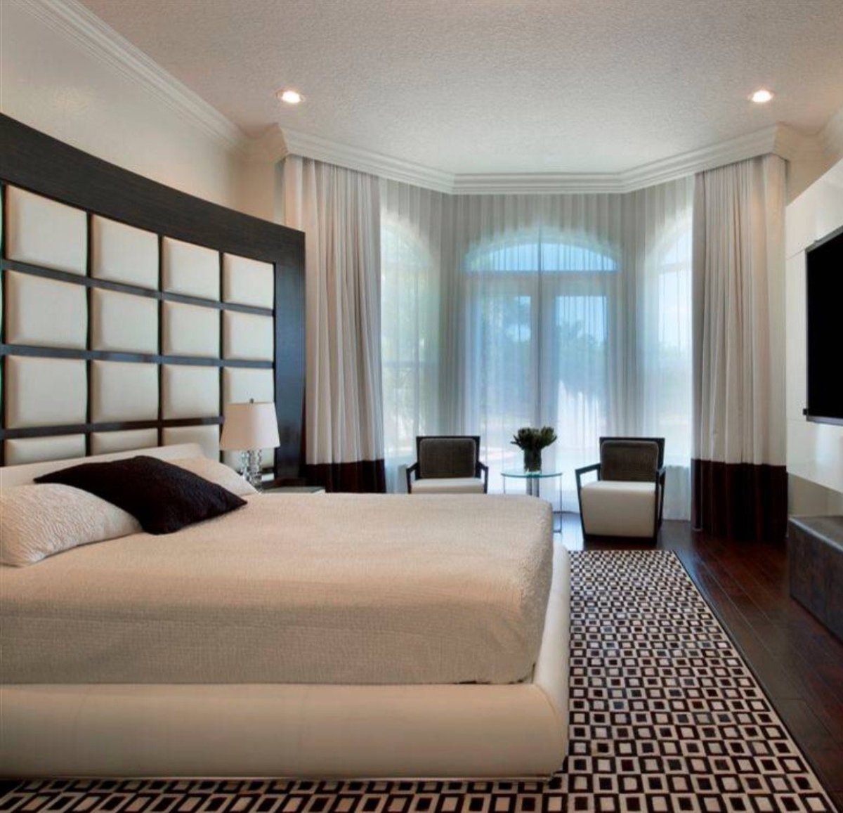 Интерьер спальни в современном стиле