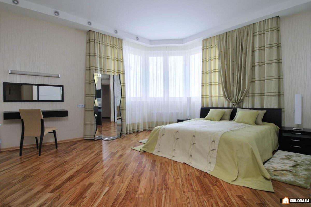 Спальня с угловым окном