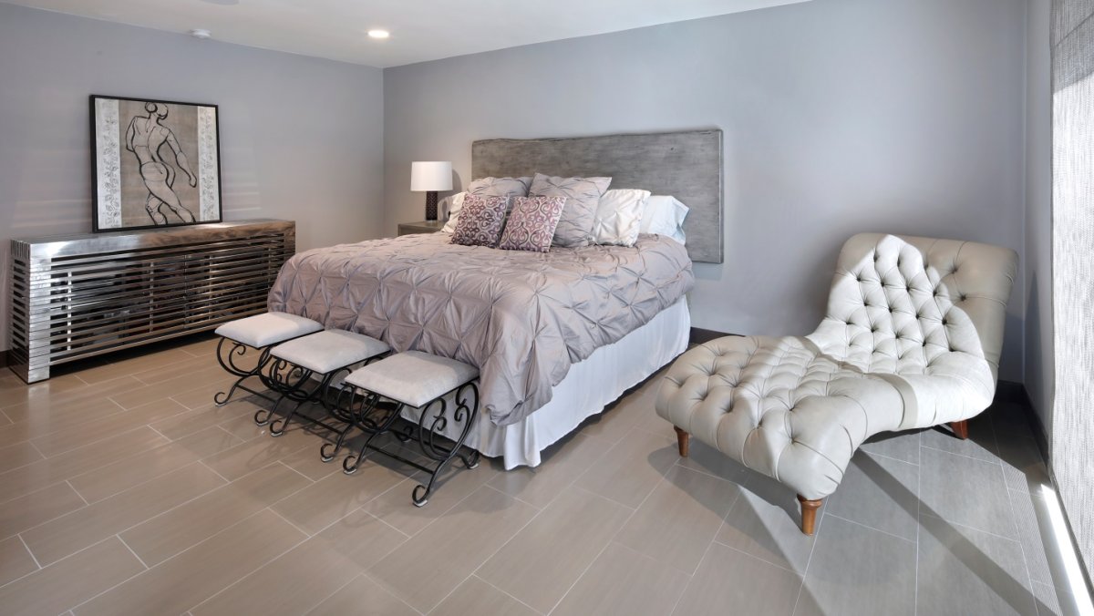 Кровать в современном интерьере