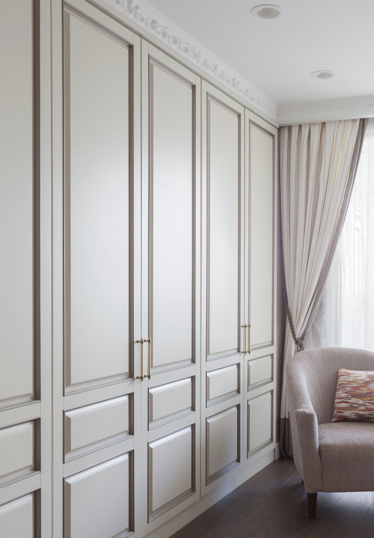 Белый шкаф классика 3ддд