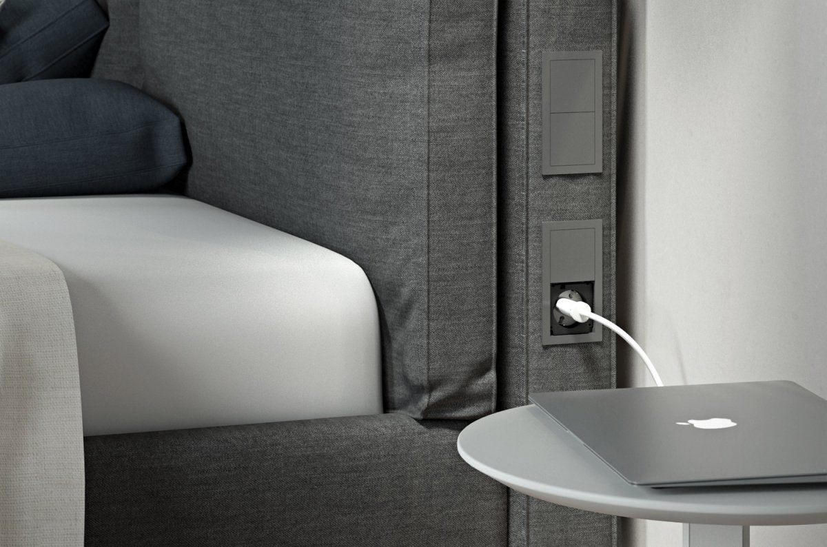 Розетки в спинке кровати