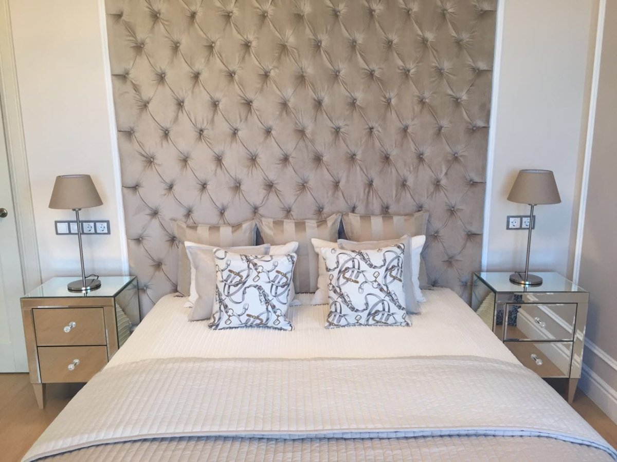 Розетки у прикроватных тумбочек