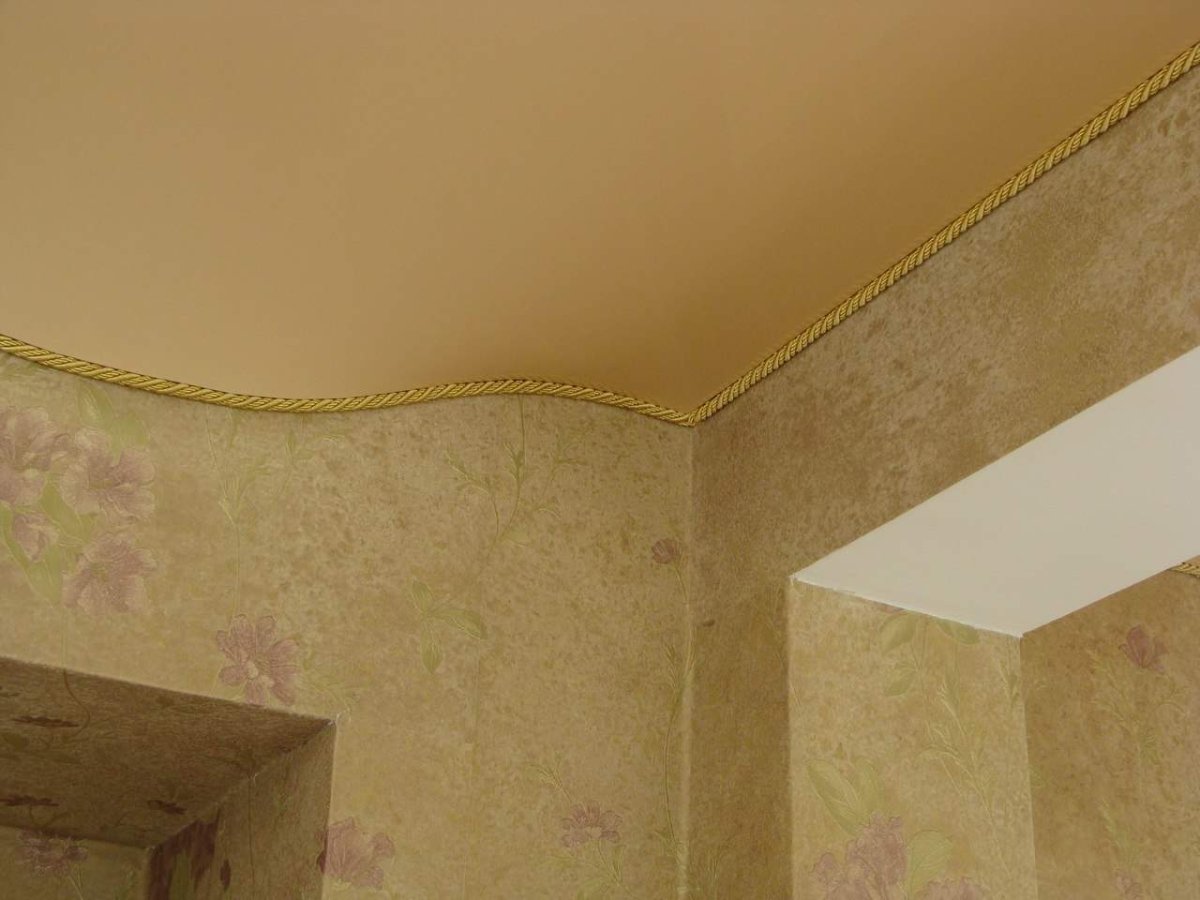 Потолочный кантик для натяжных потолков