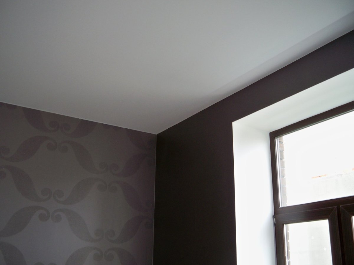 Натяжной потолок без галтелей