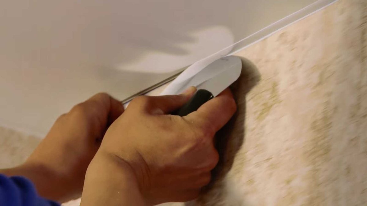 Галтель 10 для натяжного потолка