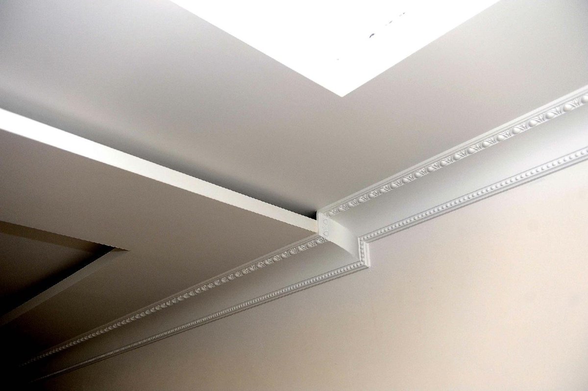 Потолочный плинтус Ceiling Cornice п10 70/40