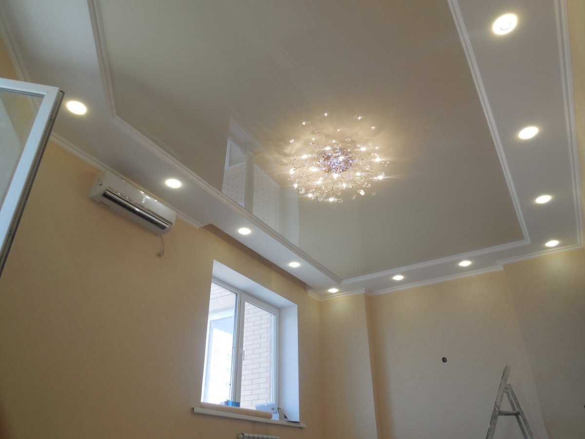Потолок с гипсокартона с подсветкой