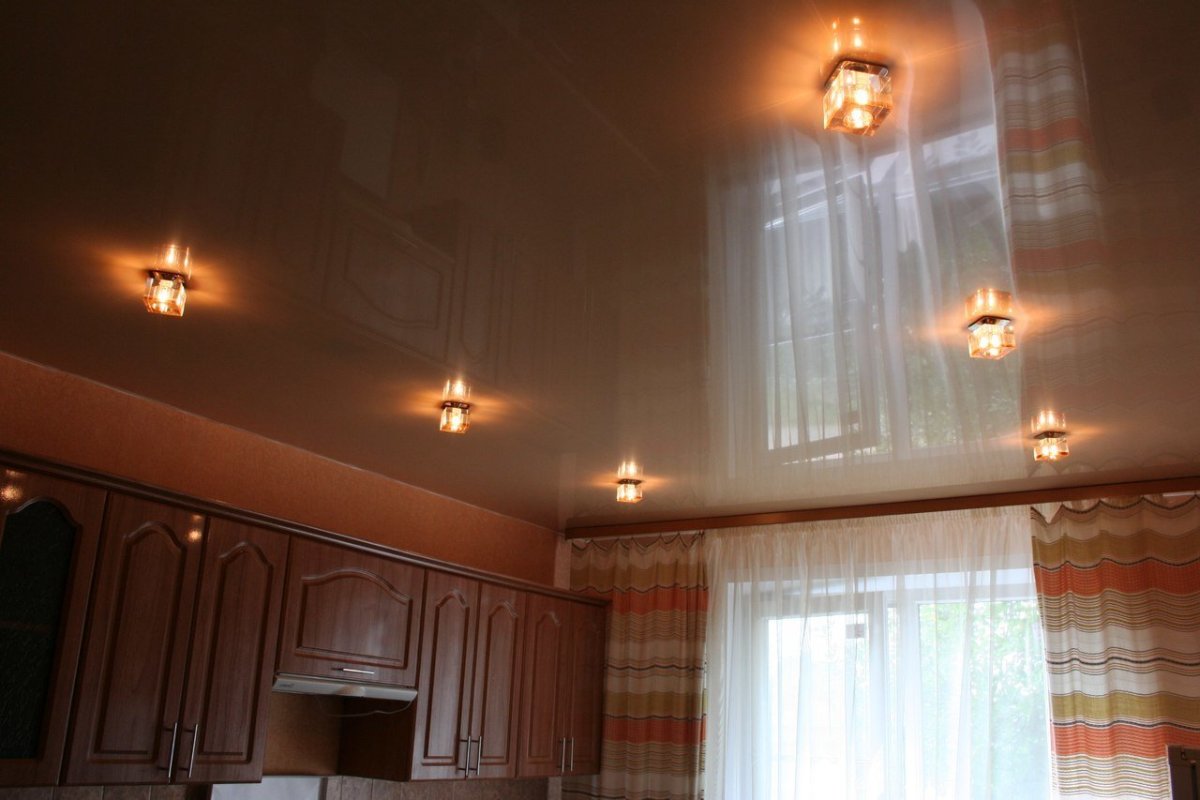 Расположение светильников на потолке