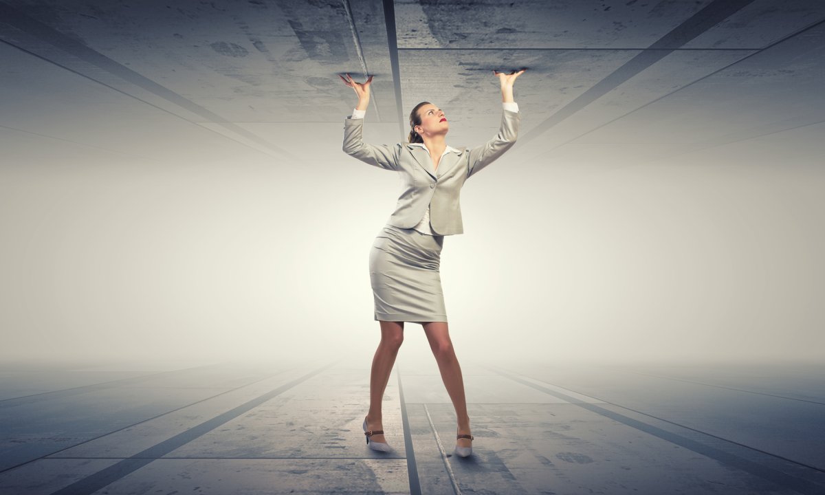 Уперся в стеклянный потолок