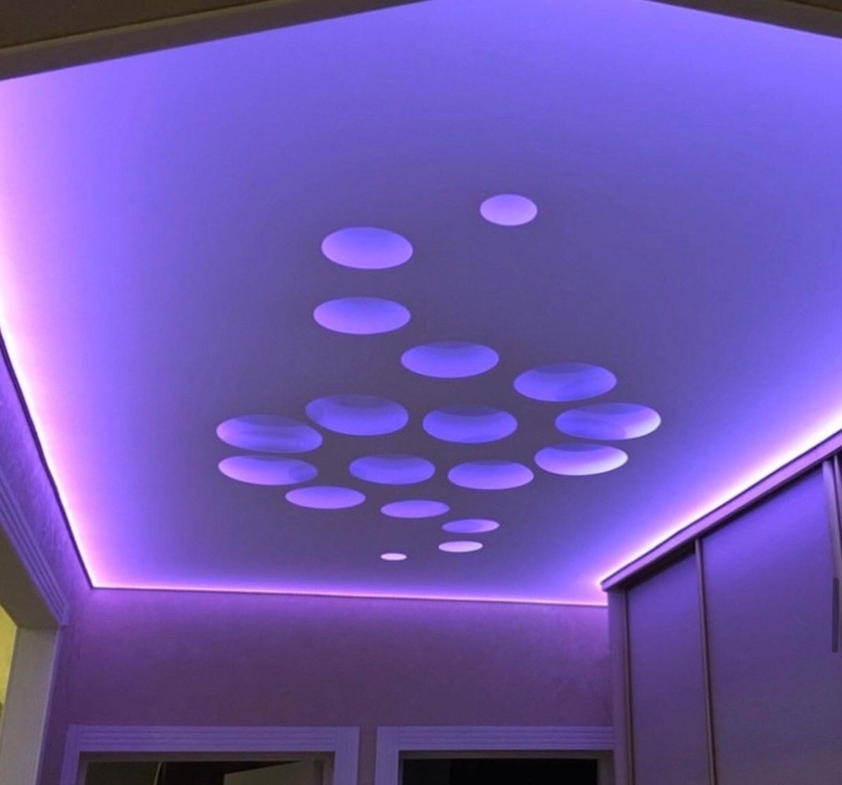 Потолок с подсветкой