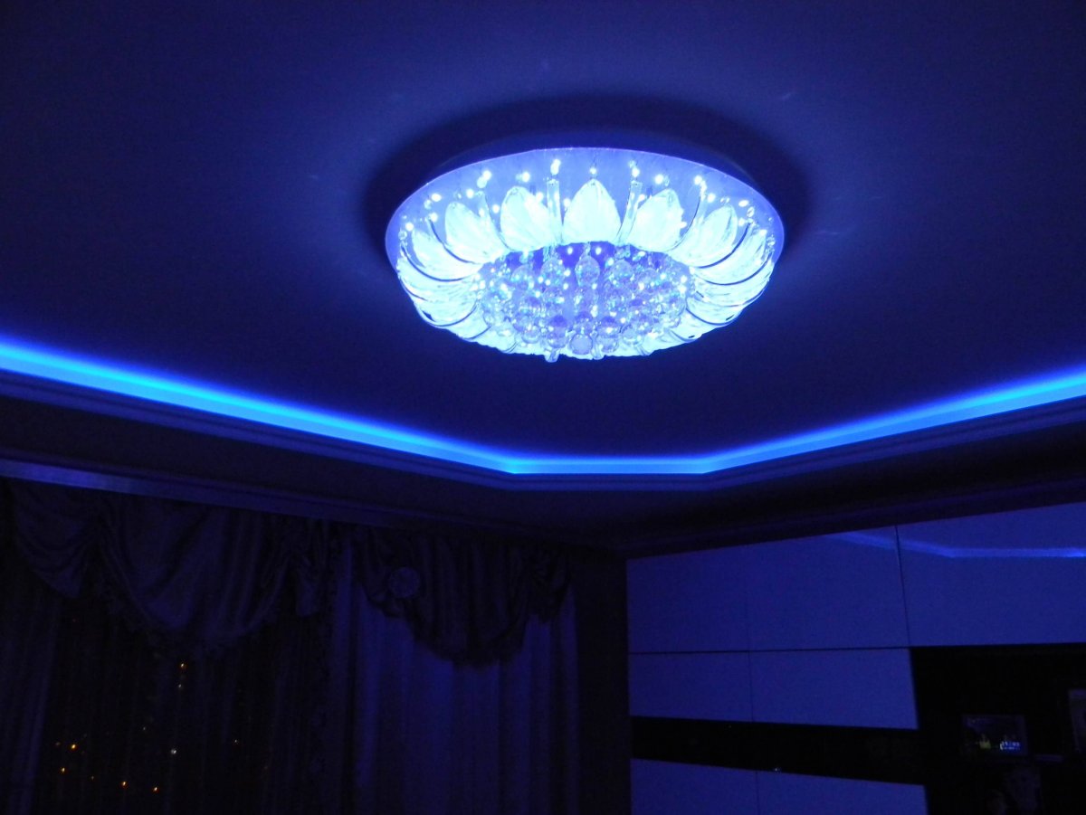 Подвесной потолок с подсветкой