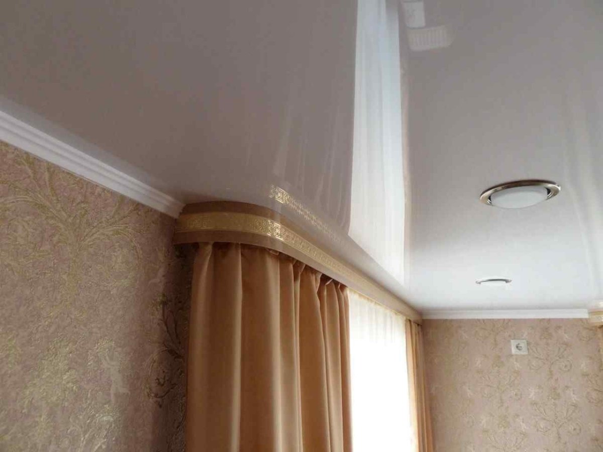 Ганиз на натяжном потолке