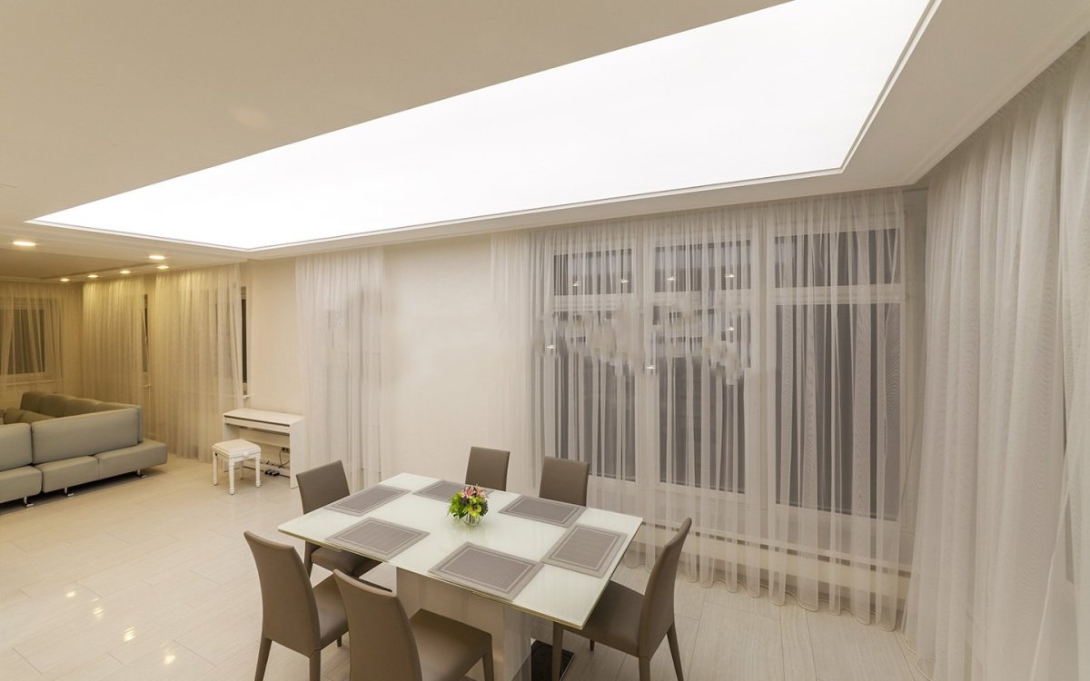 Светопропускающий натяжной потолок