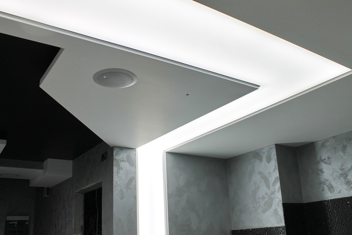 Натяжные потолки с подсветкой