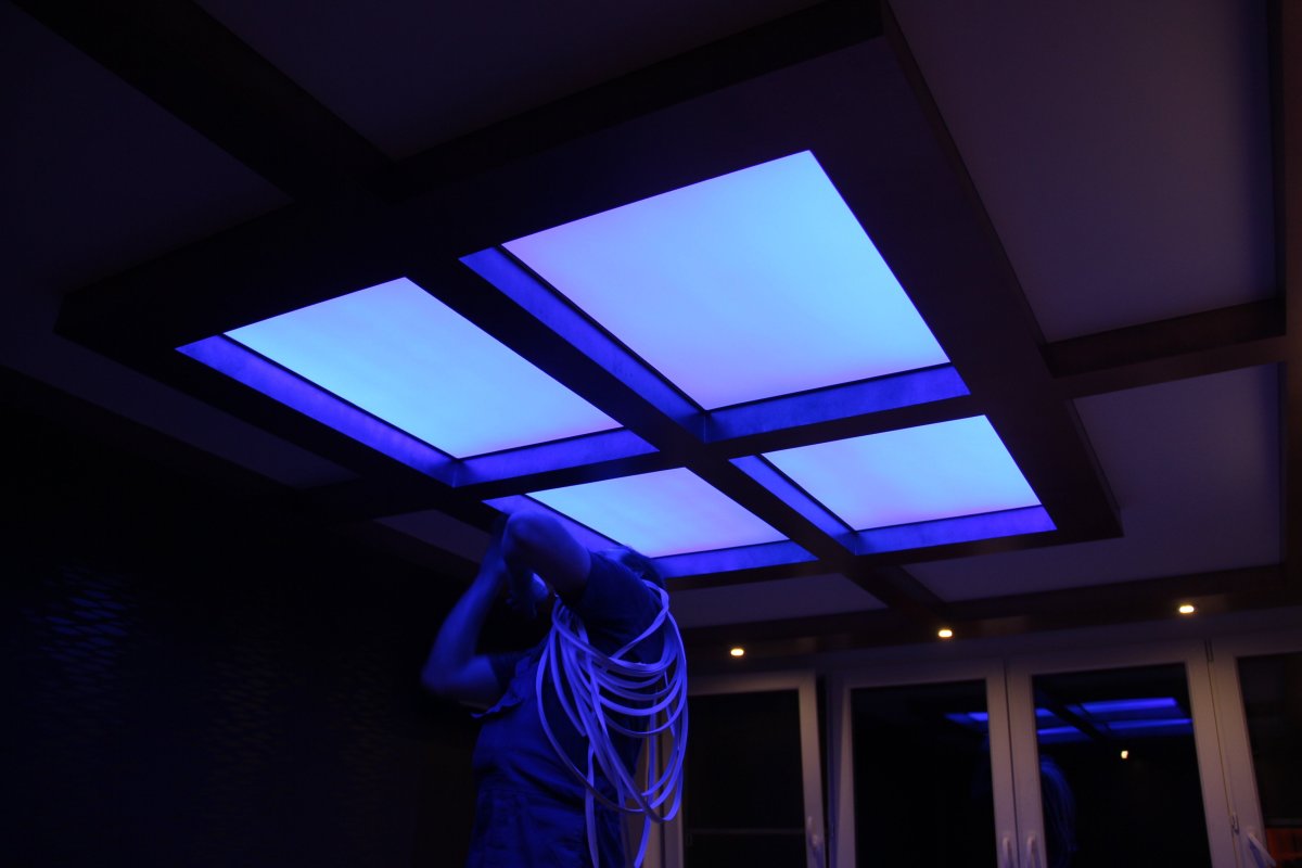 Светящийся подвесной потолок