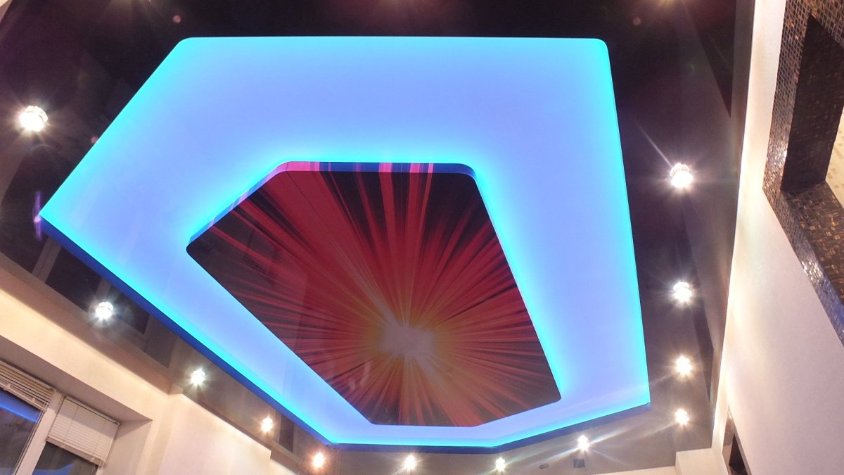 Светящийся подвесной потолок