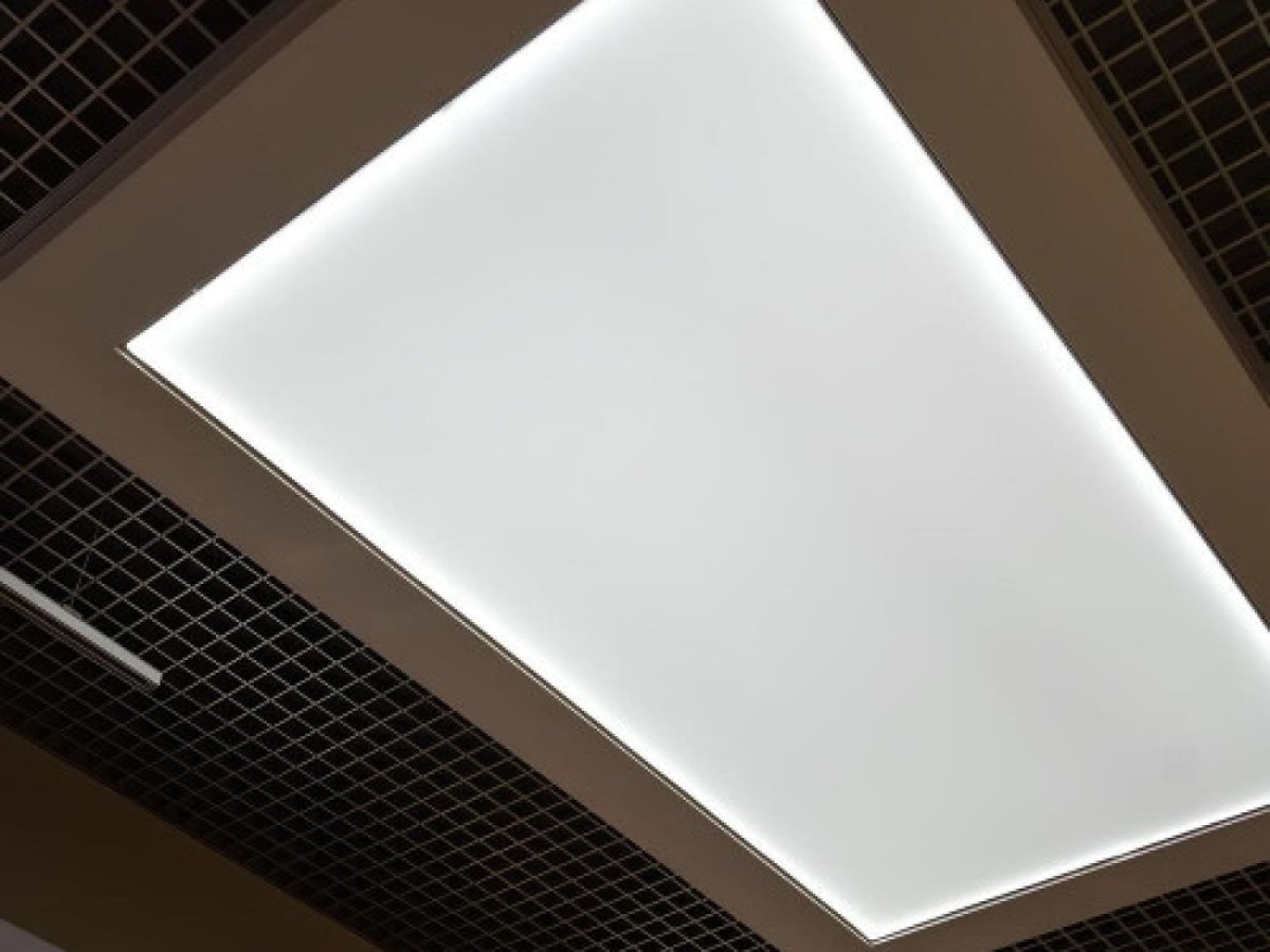 Полупрозрачный потолок с подсветкой